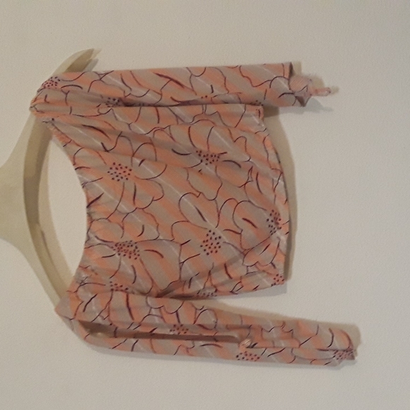 - c - VTG.  NICHE USA  SZ. SMALL OPEN SIDE ON SLEEVES  TOP - Picture 4 of 4